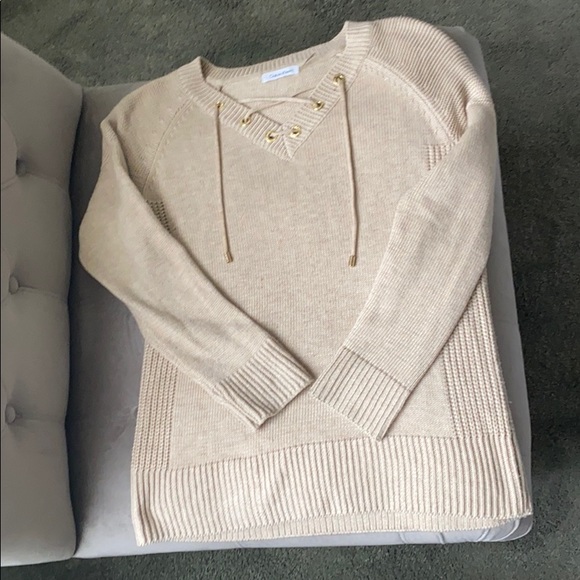 Sweater - Picture 1 of 2